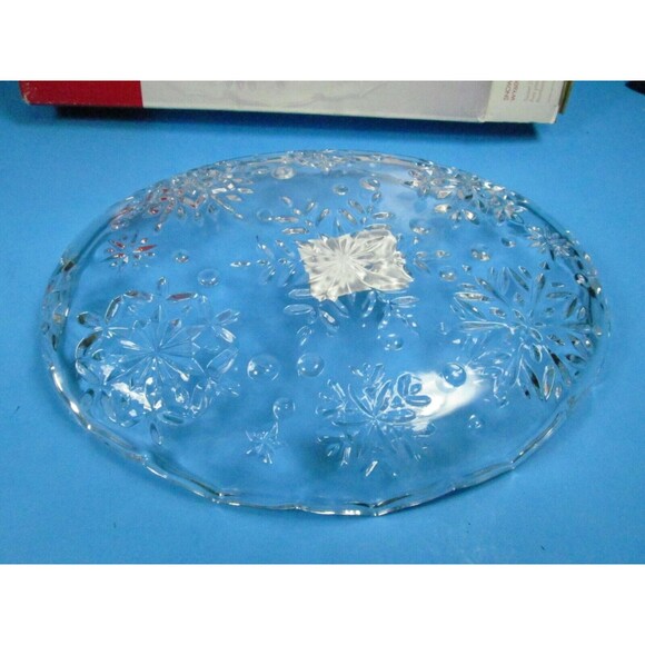 Snow Medley Studio Nova  9 1/2" Sweet Dish in box - Picture 2 of 6